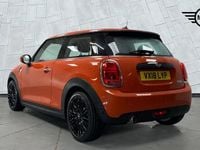 Used Mini Cooper Hatch 134 HP (98 kW) 2018 Orange Hatchback