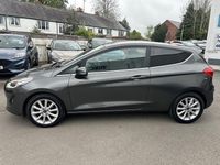 Begagnad Ford Fiesta Titanium 100 HK (73 kW) 2018 Grå Halvkombi
