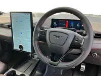 Begagnad Ford Mustang Extended Range 351 HK (258 kW) 2021 Röd Halvkombi