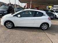 Used Peugeot 208 Access 82 HP (60 kW) 2014 White Hatchback