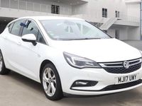 Used Vauxhall Astra SRi 110 HP (80 kW) 2017 White Hatchback