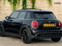 Usado Mini Cooper Exclusive 134 HP (98 kW) 2022 Preto Citadino