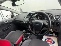 Second-hand Ford Fiesta Zetec 140 CP (102 kW) 2015 Negru Hatchback