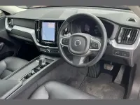 Usado Volvo XC60 Momentum 197 HP (144 kW) 2022 Vermelho SUV