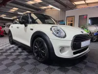 Używany Mini Cooper Hatch 136 KM (100 kW) 2018 Biały Hatchback