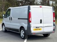 Second-hand Vauxhall Vivaro 115 CP (84 kW) 2011 Argintiu Monovolum