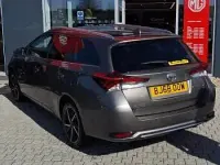 Usado Toyota Auris Design 116 HP (85 kW) 2018 Castanho Carrinha