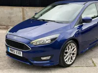 Usado Ford Focus Zetec 120 HP (88 kW) 2015 Azul Citadino