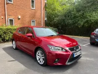 Used Lexus CT200h 134 HP (98 kW) 2017 Red Hatchback