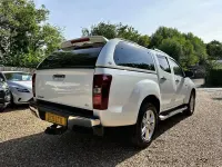 Used Isuzu D-Max 160 HP (117 kW) 2017 White Pickup