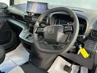 Usado Citroën e-Berlingo 100 kW (136 HP) 2024 Azul Monovolume