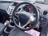 Used Ford Fiesta Zetec 96 HP (70 kW) 2012 White Hatchback