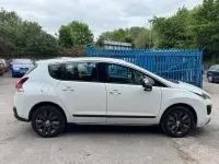Usado Peugeot 3008 Active 2014 Blanco Familiar