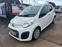 Used Citroën C1 68 HP (50 kW) 2012 White Hatchback
