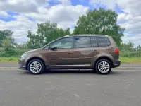 Używany VW Touran SE 105 KM (77 kW) 2012 Brązowy Minivan