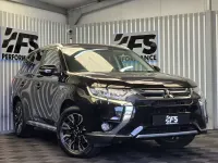Used Mitsubishi Outlander P-HEV 200 HP (147 kW) 2016 Black SUV