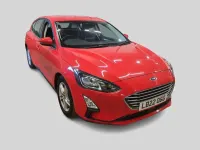 Begagnad Ford Focus Zetec 125 HK (91 kW) 2021 Röd Halvkombi