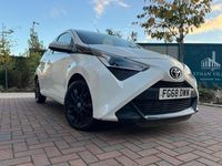 Used Toyota Aygo X-play 2018 White Hatchback