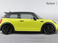 Used Mini Cooper Hatch 134 HP (98 kW) 2024 Yellow Hatchback