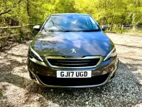 Usado Peugeot 308 Allure 130 HP (95 kW) 2017 Cinzento Citadino
