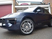 Used Porsche Macan Turbo 440 HP (323 kW) 2019 Blue SUV