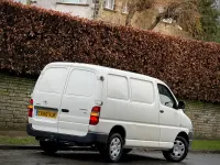 Used Toyota HiAce 95 HP (69 kW) 2010 White Van