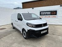 Second-hand Vauxhall Vivaro 145 CP (106 kW) 2024 Alb Monovolum