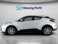 Używany Toyota C-HR 122 KM (89 kW) 2023 Biały SUV