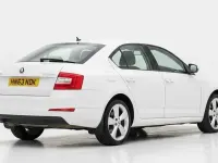 Used Skoda Octavia Elegance 2013 White Hatchback