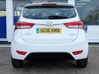 Used Hyundai ix20 SE 123 HP (90 kW) 2016 White Hatchback