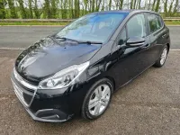 Käytetty Peugeot 208 Active 100 HP (73 kW) 2019 Musta Viistoperä