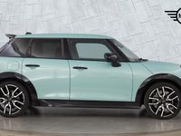 Begagnad Mini Cooper Hatch 113 kW (154 HK) 2025 Grön Halvkombi