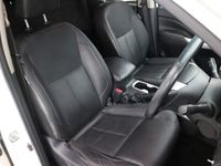 used Nissan Navara Double Cab Pick Up Tekna 2.3dCi 190 4WD