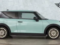 Used Mini Cooper Hatch 154 HP (113 kW) 2024 Green Hatchback