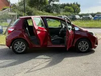 Used Toyota Yaris 100 HP (73 kW) 2018 Red Hatchback