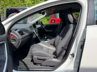 Begagnad Volvo V60 R-Design 115 HK (84 kW) 2012 Vit Kombi