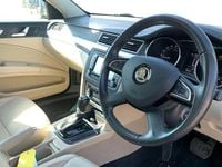 Usado Skoda Superb Elegance 170 HP (125 kW) 2015 Bege Carrinha