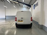 Używany Citroën Dispatch 2023 Biały Minivan