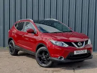 Used Nissan Qashqai N-Vision 110 HP (80 kW) 2017 Red SUV