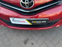 Usado Toyota Yaris 99 CV (72 kW) 2014 Rojo Utilitario