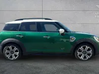Usado Mini Cooper S Countryman Exclusive 219 HP (161 kW) 2022 Verde SUV
