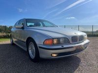 Begagnad BMW 528 1997 Silver Sedan