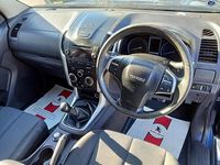 Second-hand Isuzu D-Max 2015 Albastru Pickup