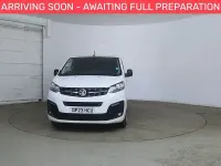 Second-hand Vauxhall Vivaro 100 CP (73 kW) 2023 Alb Monovolum