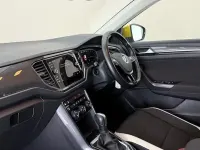 Used VW T-Roc SEL 150 HP (110 kW) 2021 Yellow SUV