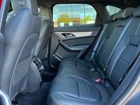 Second-hand Jaguar F-Pace R-Dynamic 204 CP (150 kW) 2022 Roșu SUV