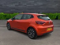 Used Renault Clio Evolution 140 HP (102 kW) 2023 Orange Hatchback