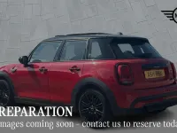 Begagnad Mini Cooper Exclusive 134 HK (98 kW) 2022 Röd Halvkombi