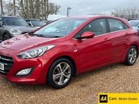 Used Hyundai i30 SE 100 HP (73 kW) 2015 Red Hatchback