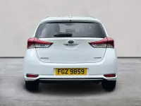 Used Toyota Auris Hybrid Design 2017 White Hatchback